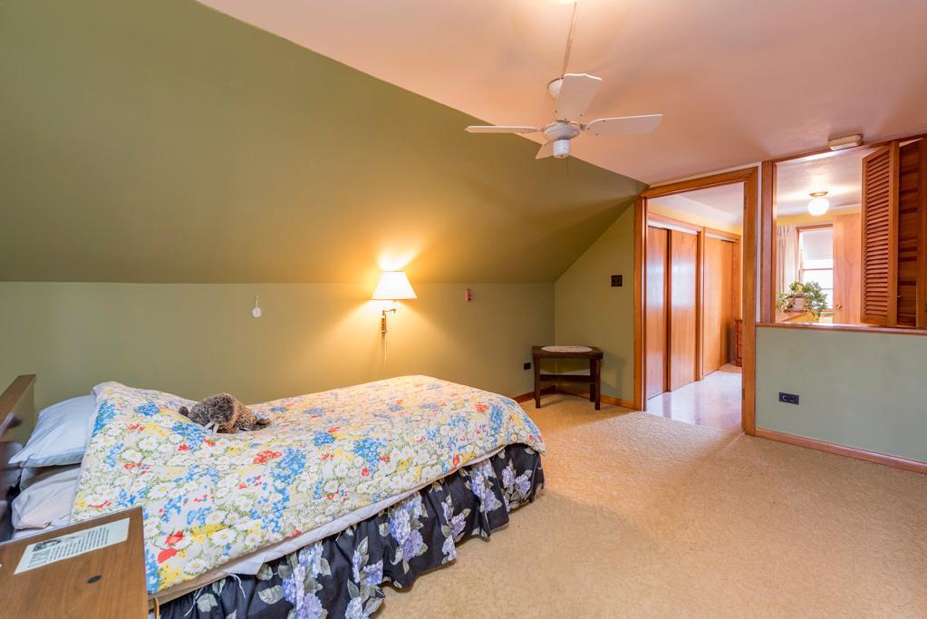 618 N Lewis Avenue, Waukegan, IL 60085