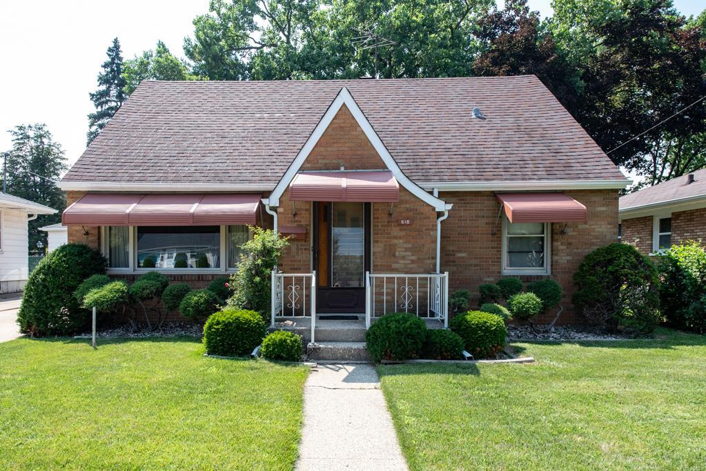 618 N Lewis Avenue, Waukegan, IL 60085