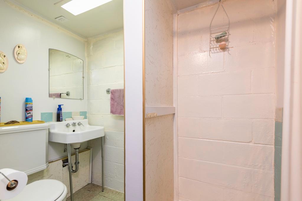 618 N Lewis Avenue, Waukegan, IL 60085