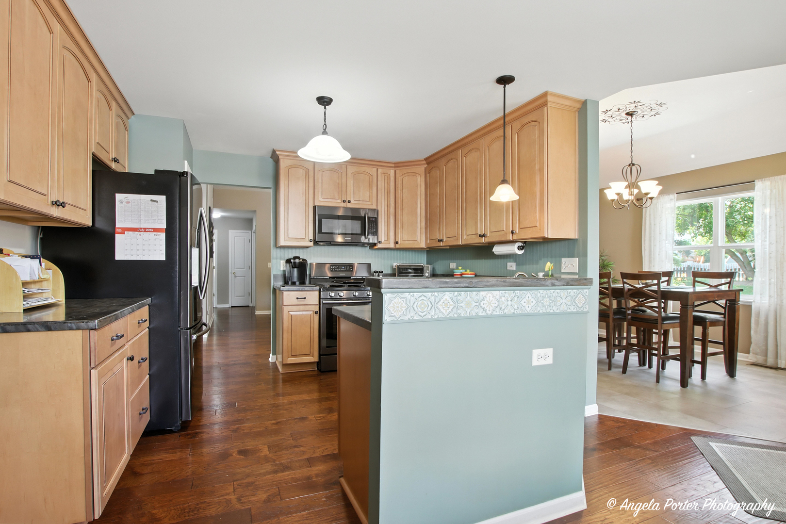 305 S Carriage Trail, McHenry, IL 60050