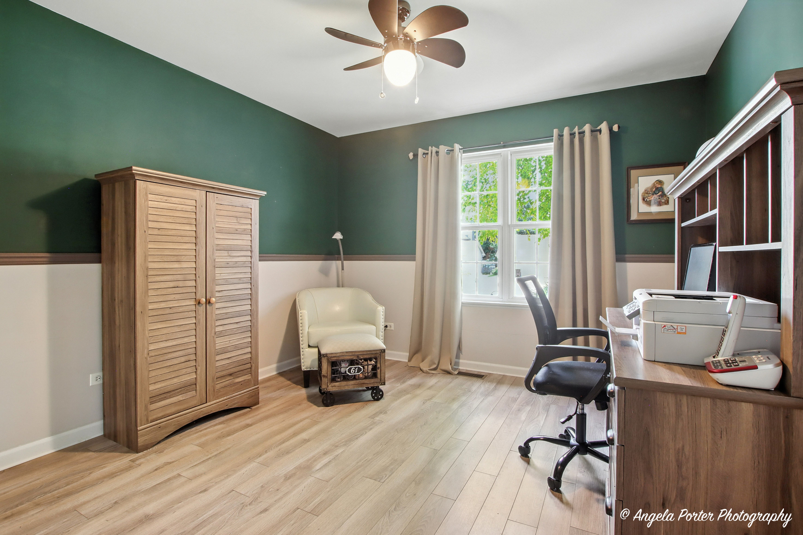 305 S Carriage Trail, McHenry, IL 60050