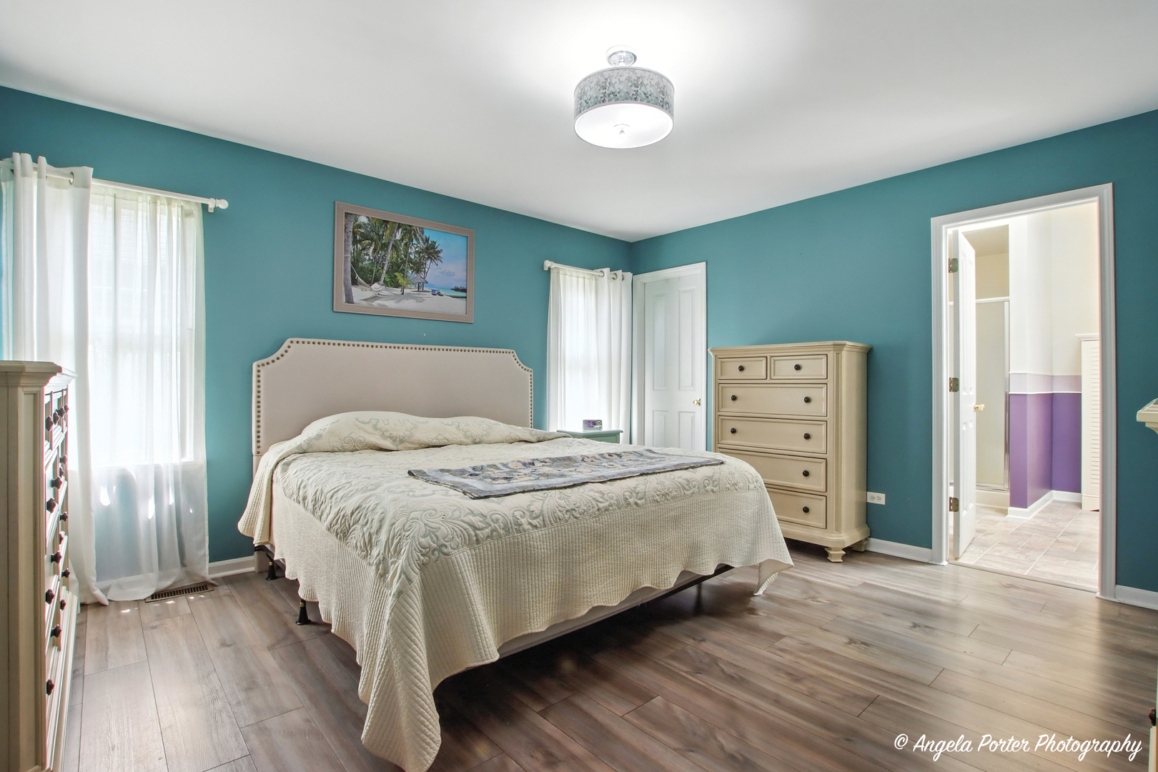 305 S Carriage Trail, McHenry, IL 60050