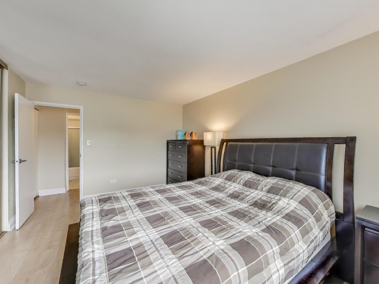 6660 S Brainard Avenue #103, Countryside, IL 60525