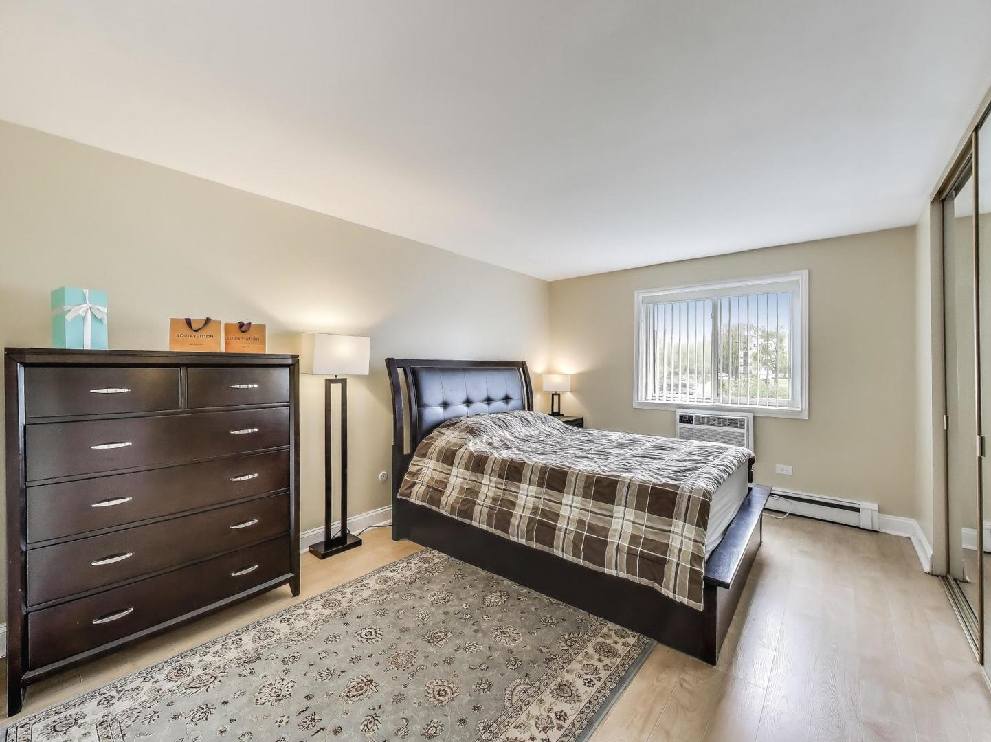 6660 S Brainard Avenue #103, Countryside, IL 60525