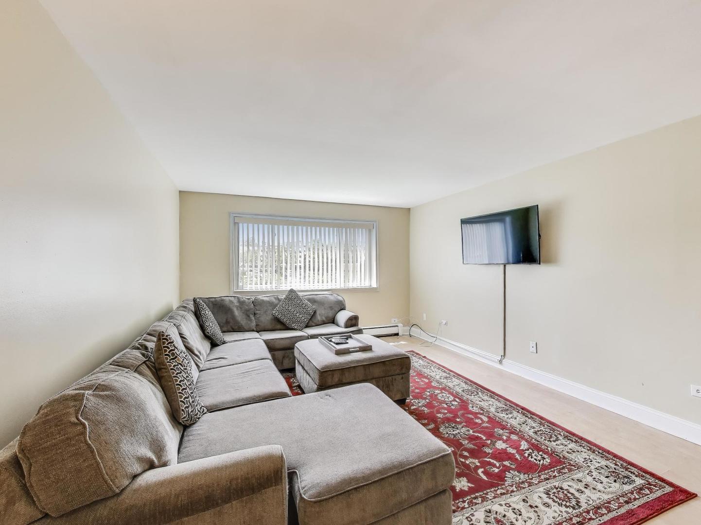 6660 S Brainard Avenue #103, Countryside, IL 60525