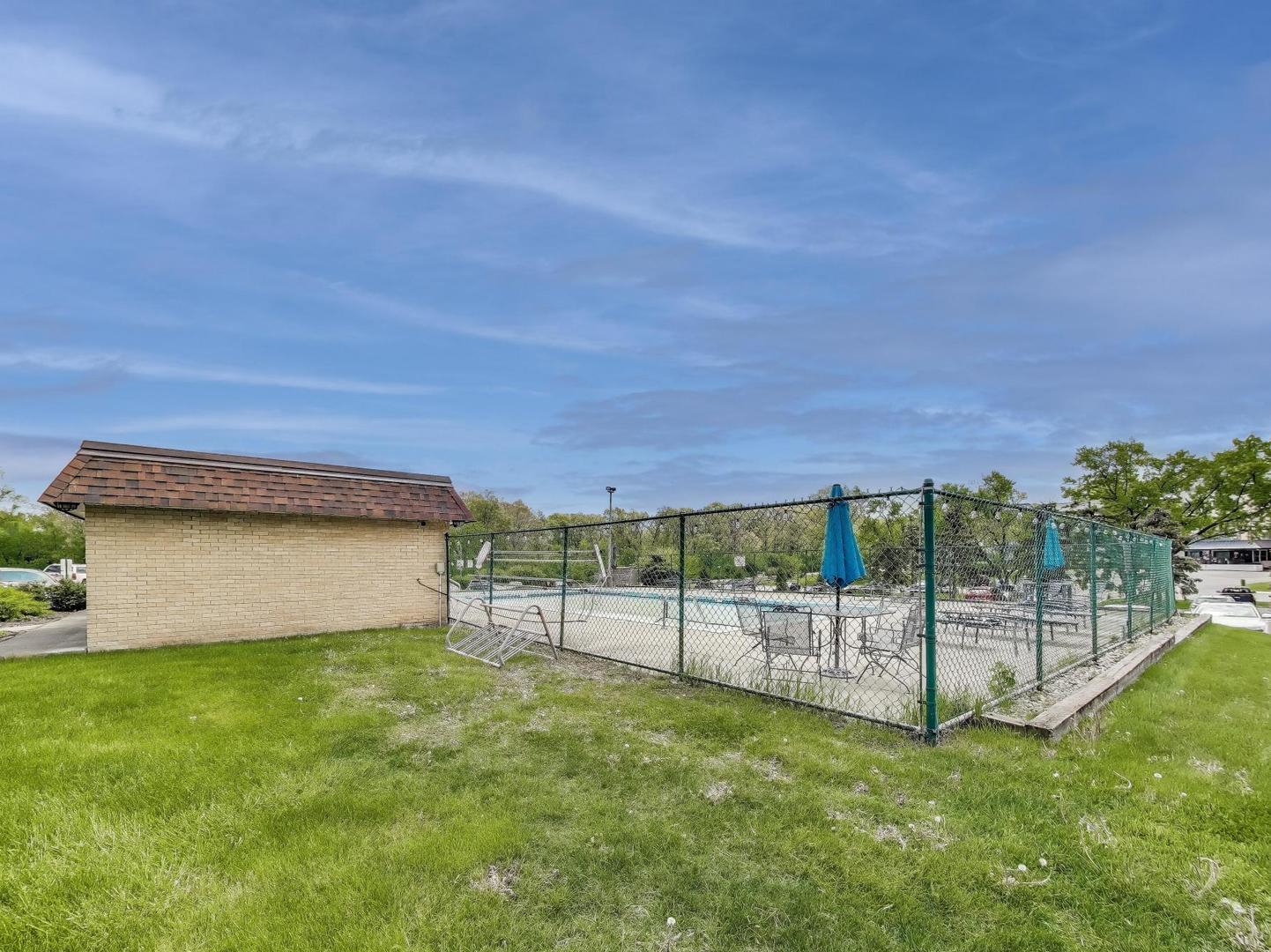 6660 S Brainard Avenue #103, Countryside, IL 60525