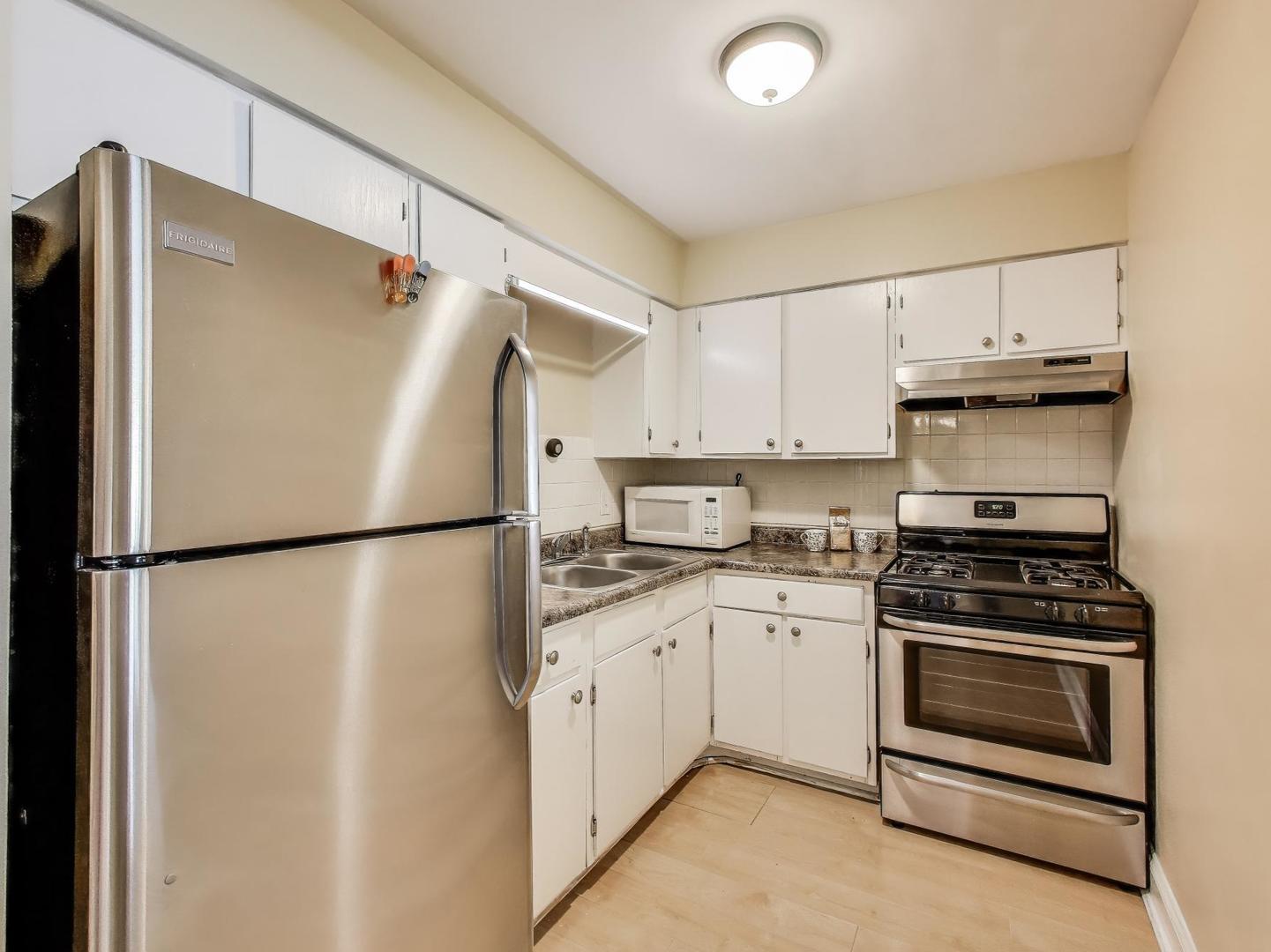 6660 S Brainard Avenue #103, Countryside, IL 60525