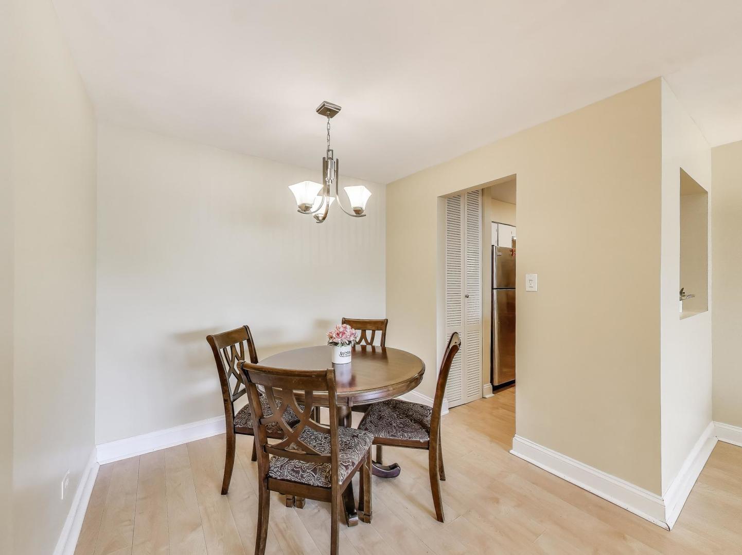 6660 S Brainard Avenue #103, Countryside, IL 60525