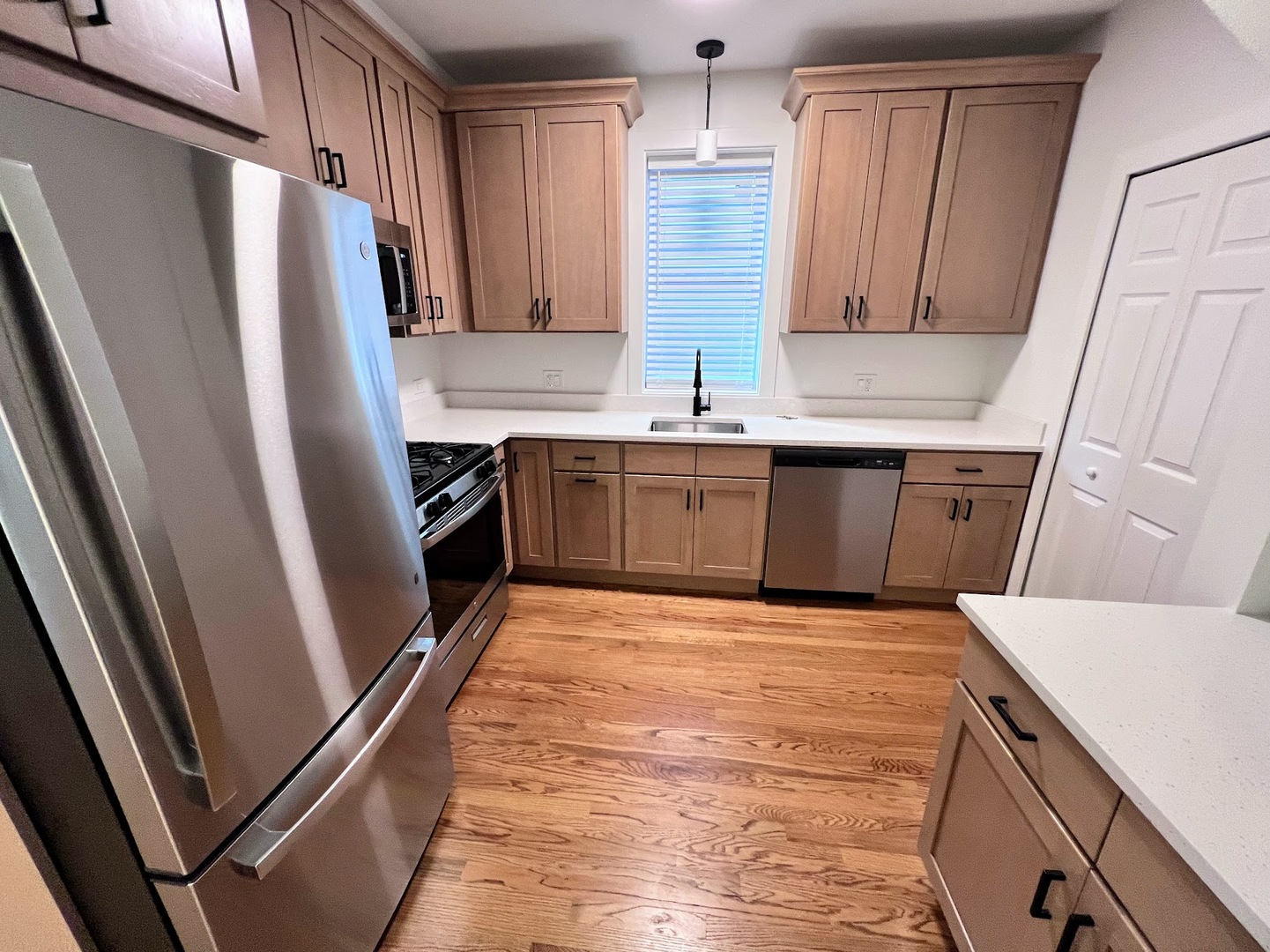 2306 N Hoyne Avenue #2F, Chicago, IL 60647