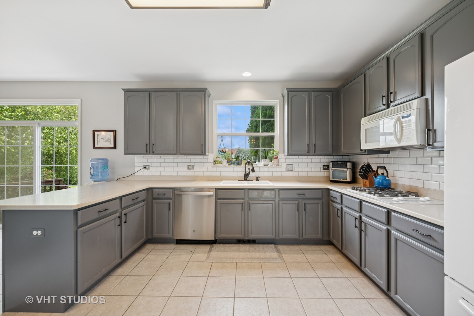 390 Sterling Circle, Cary, IL 60013