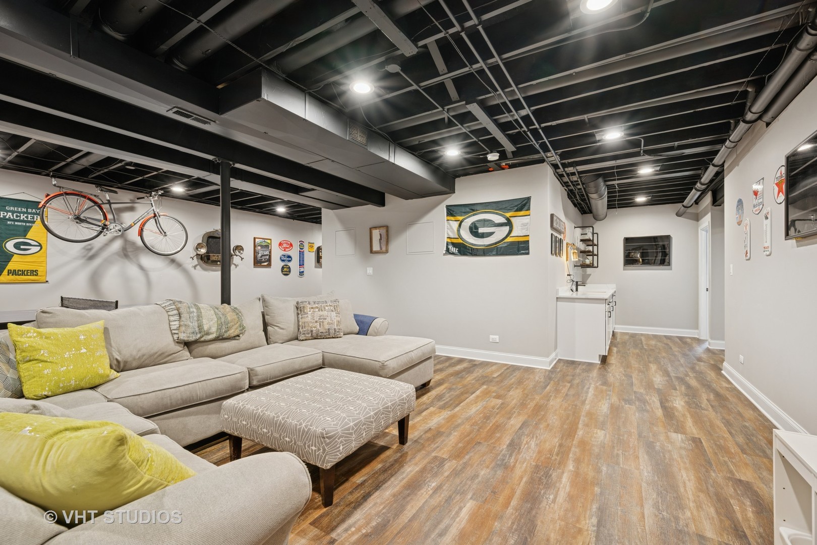 390 Sterling Circle, Cary, IL 60013