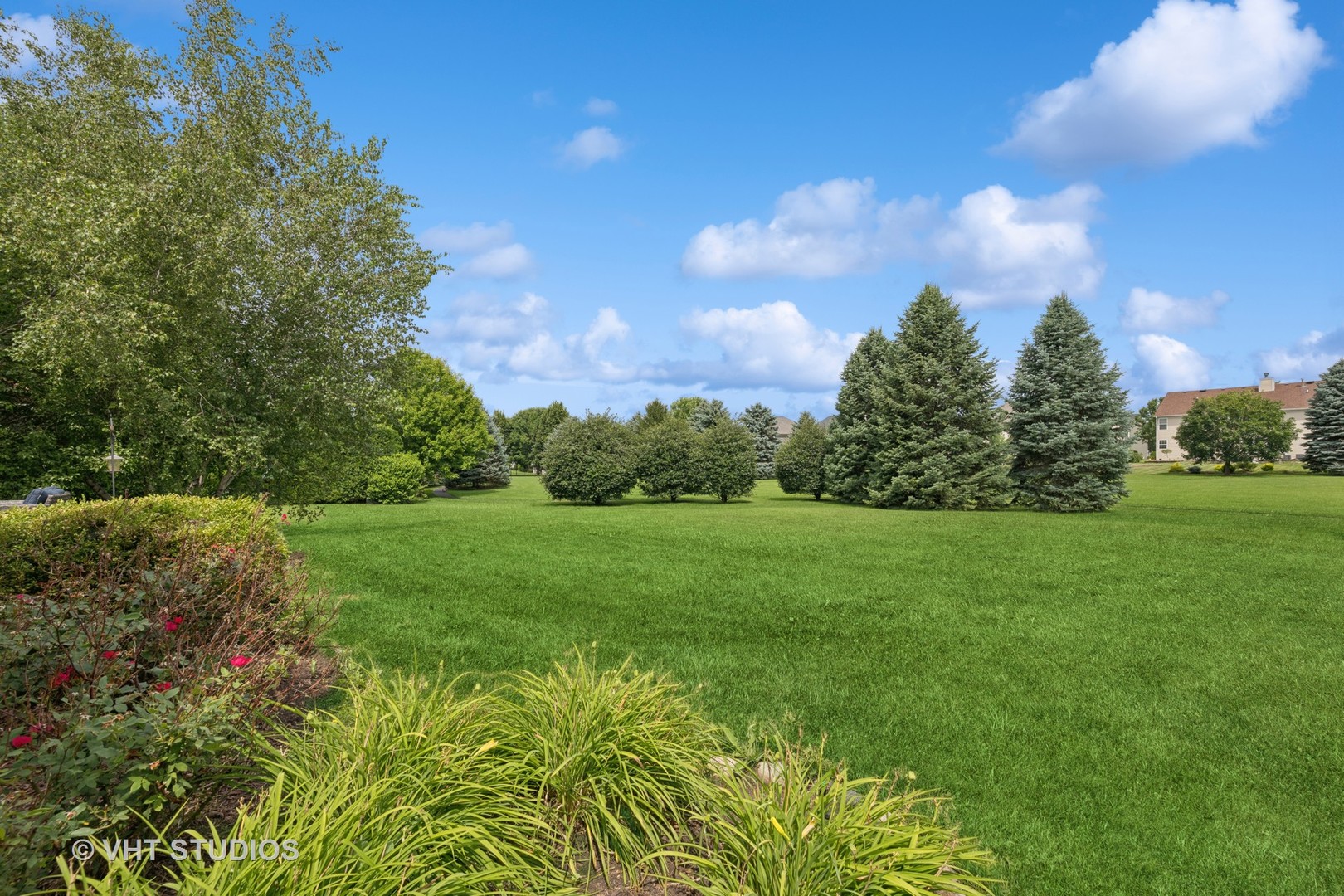390 Sterling Circle, Cary, IL 60013