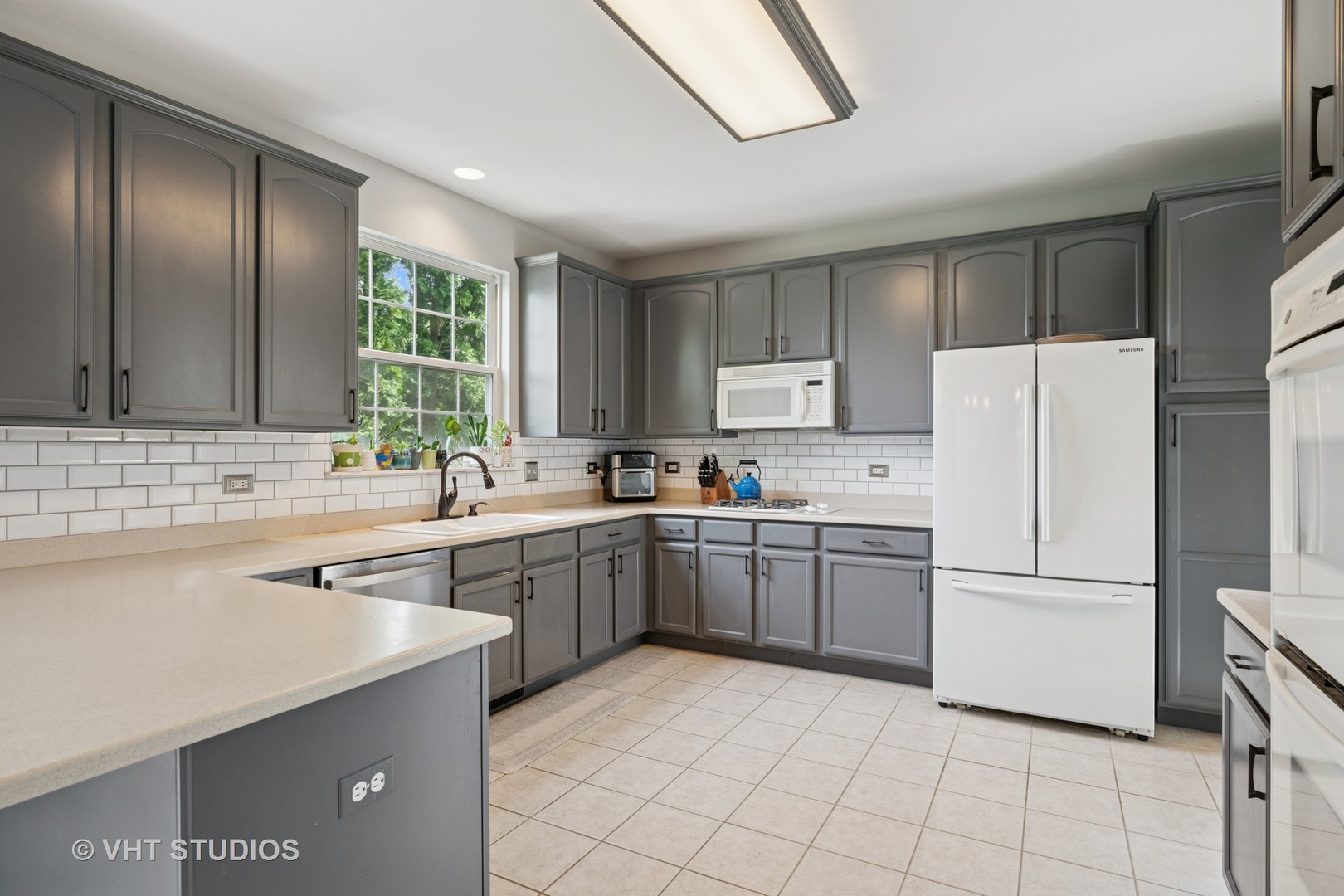 390 Sterling Circle, Cary, IL 60013