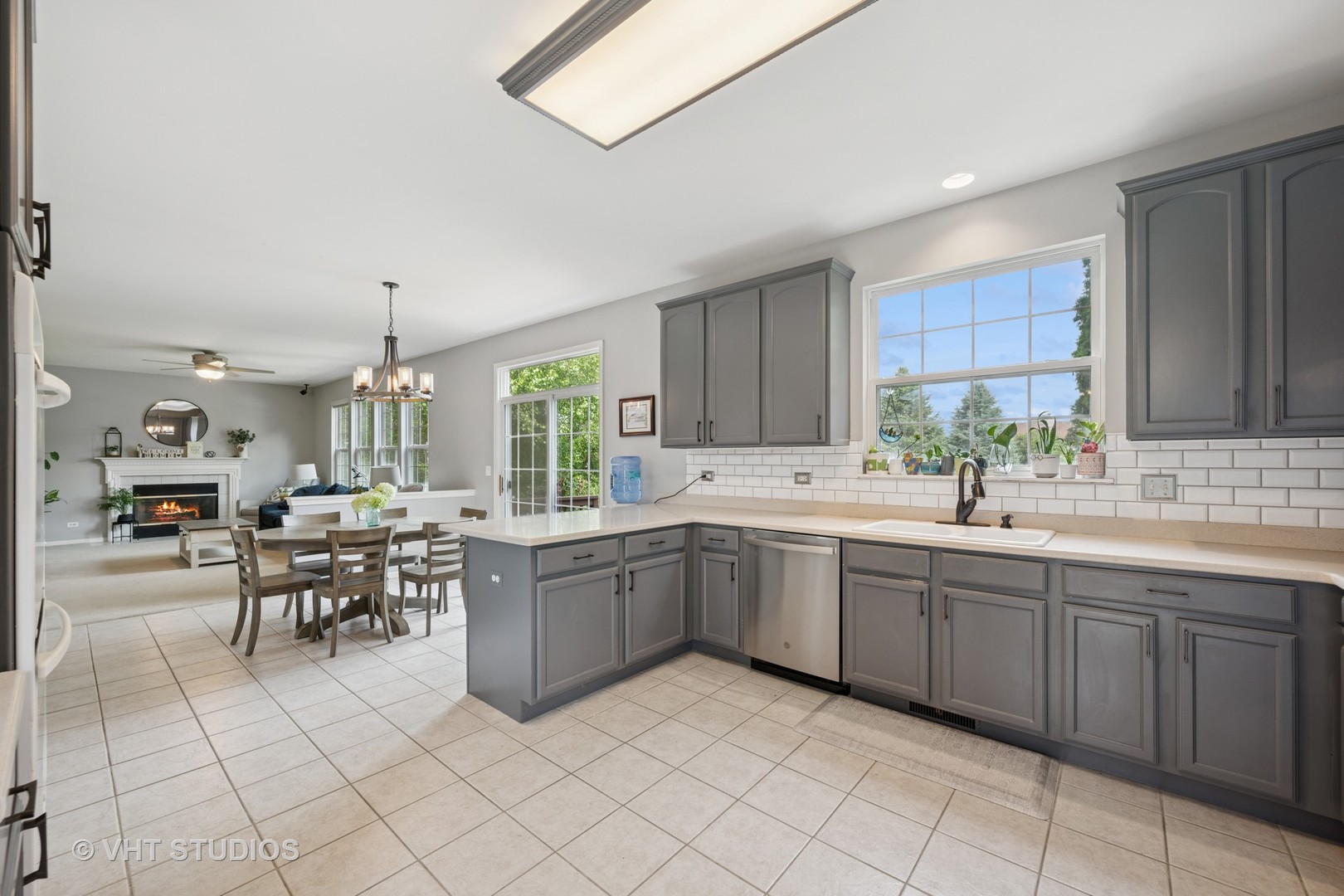 390 Sterling Circle, Cary, IL 60013