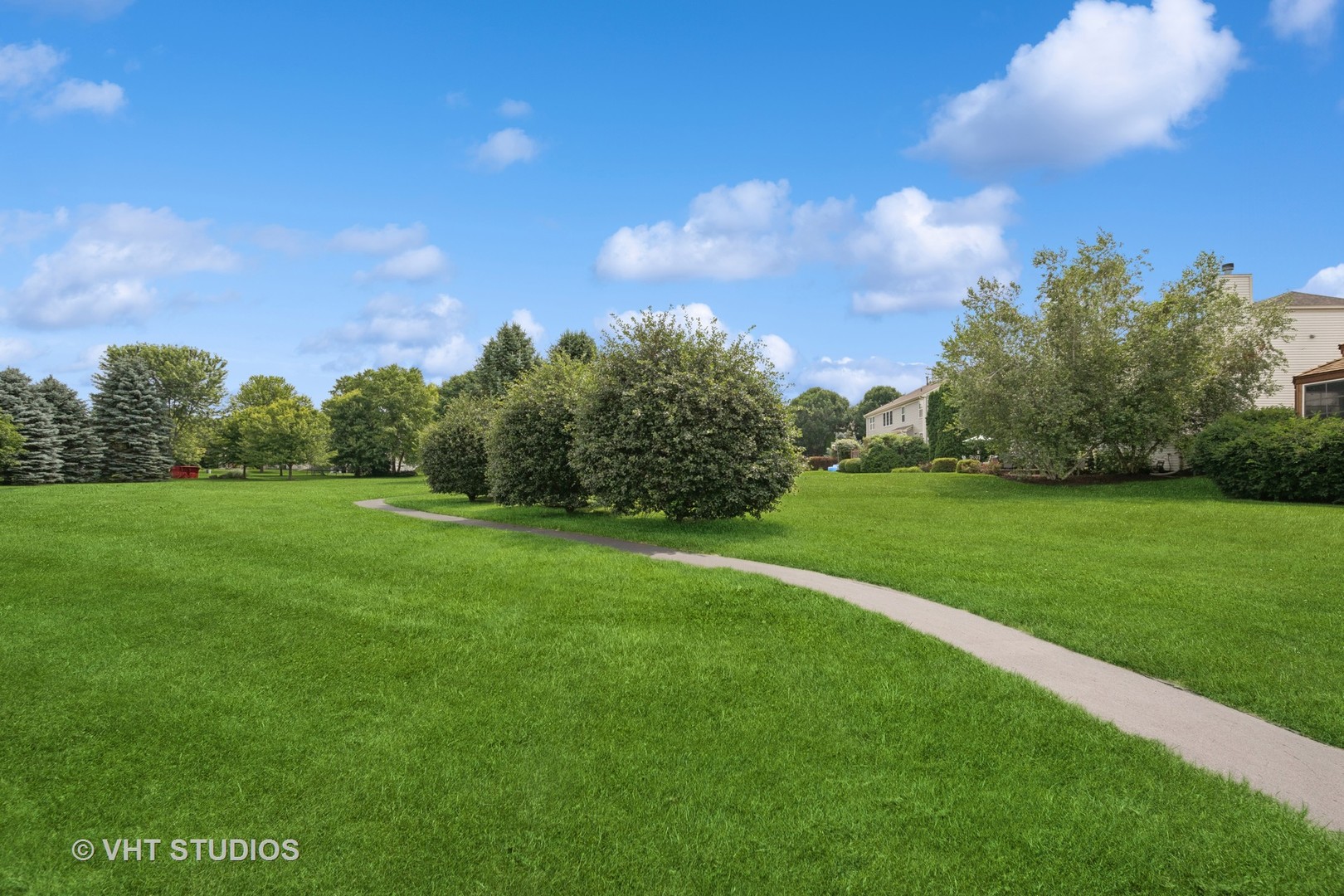 390 Sterling Circle, Cary, IL 60013