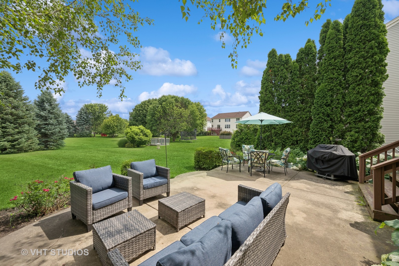 390 Sterling Circle, Cary, IL 60013