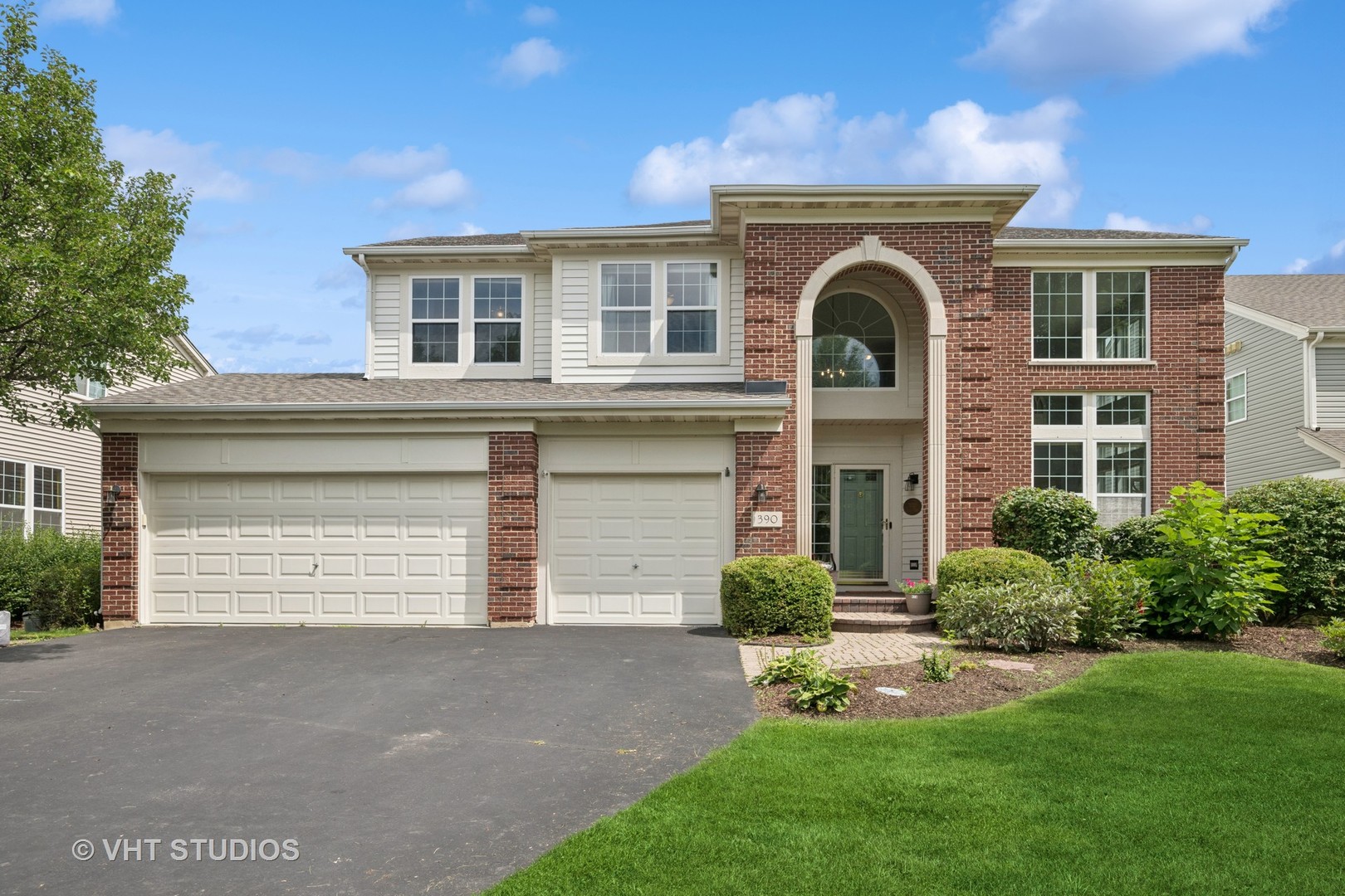 390 Sterling Circle, Cary, IL 60013