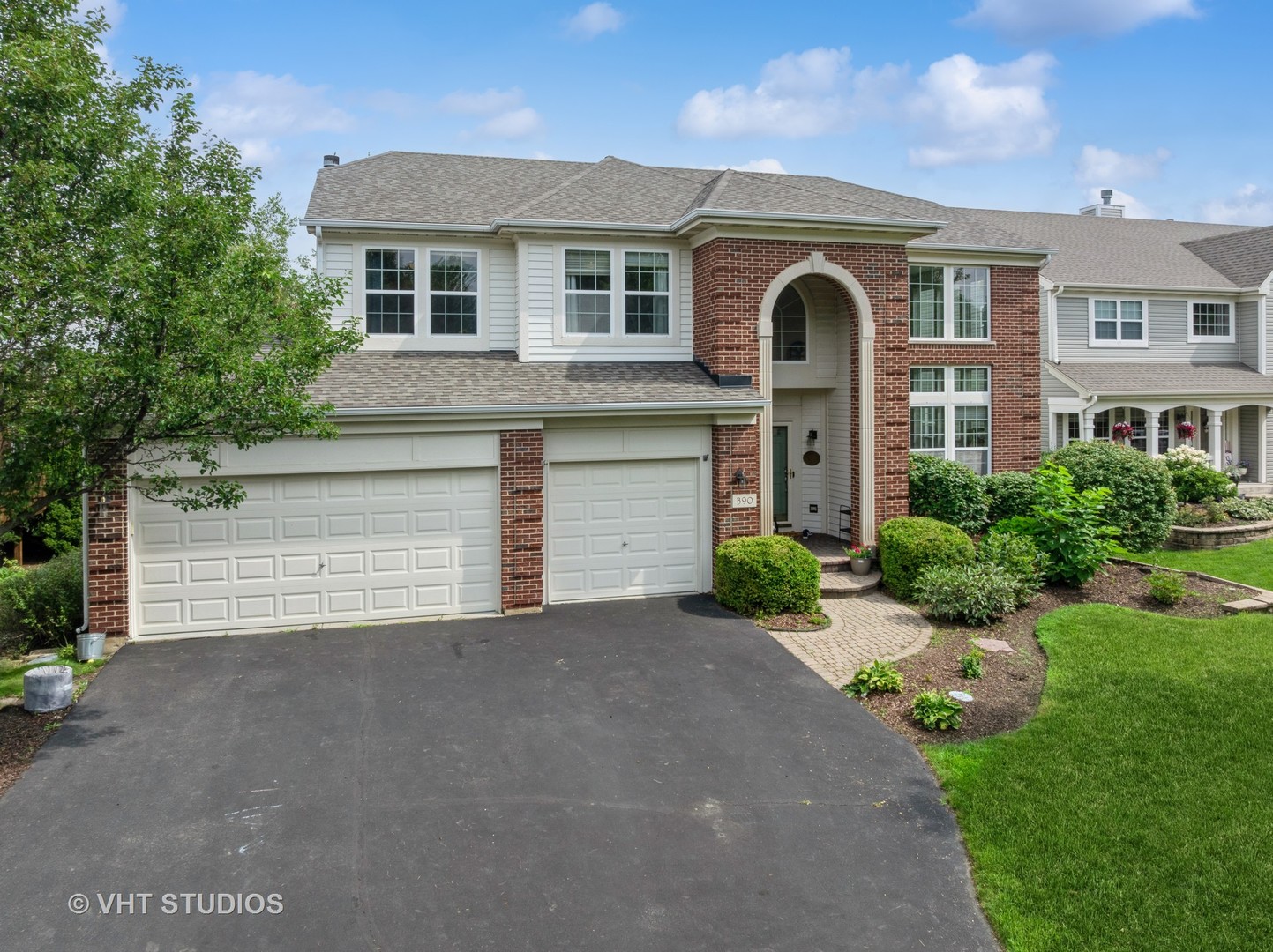 390 Sterling Circle, Cary, IL 60013
