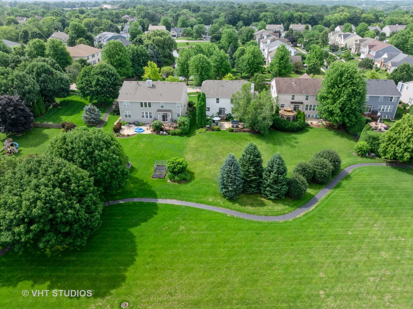 390 Sterling Circle, Cary, IL 60013