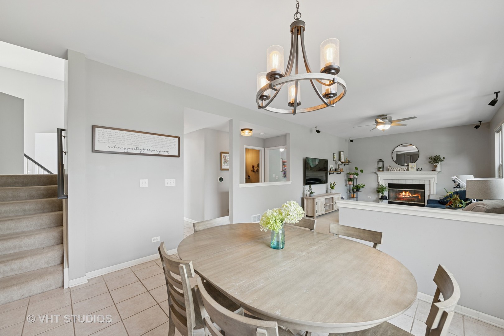 390 Sterling Circle, Cary, IL 60013