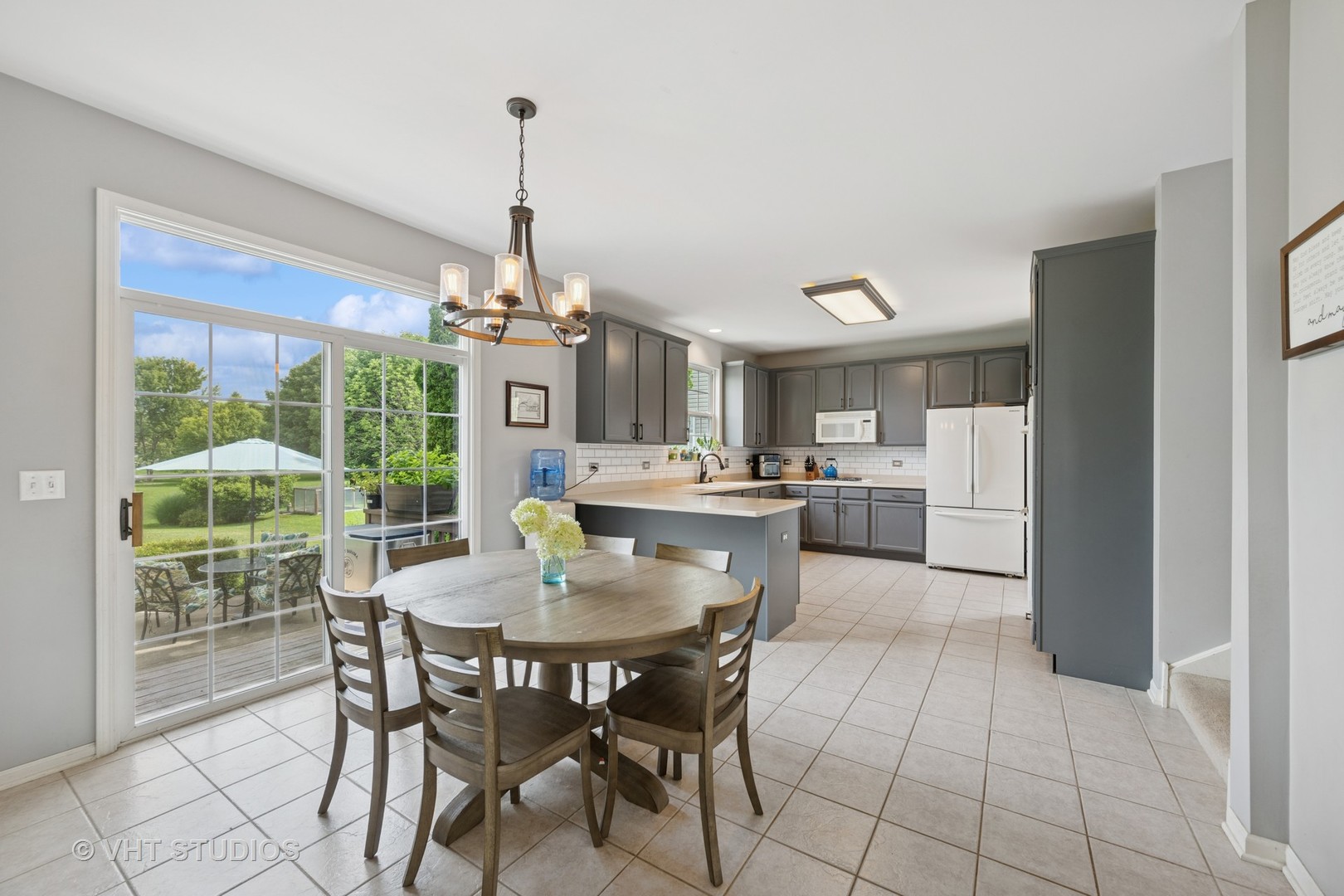 390 Sterling Circle, Cary, IL 60013
