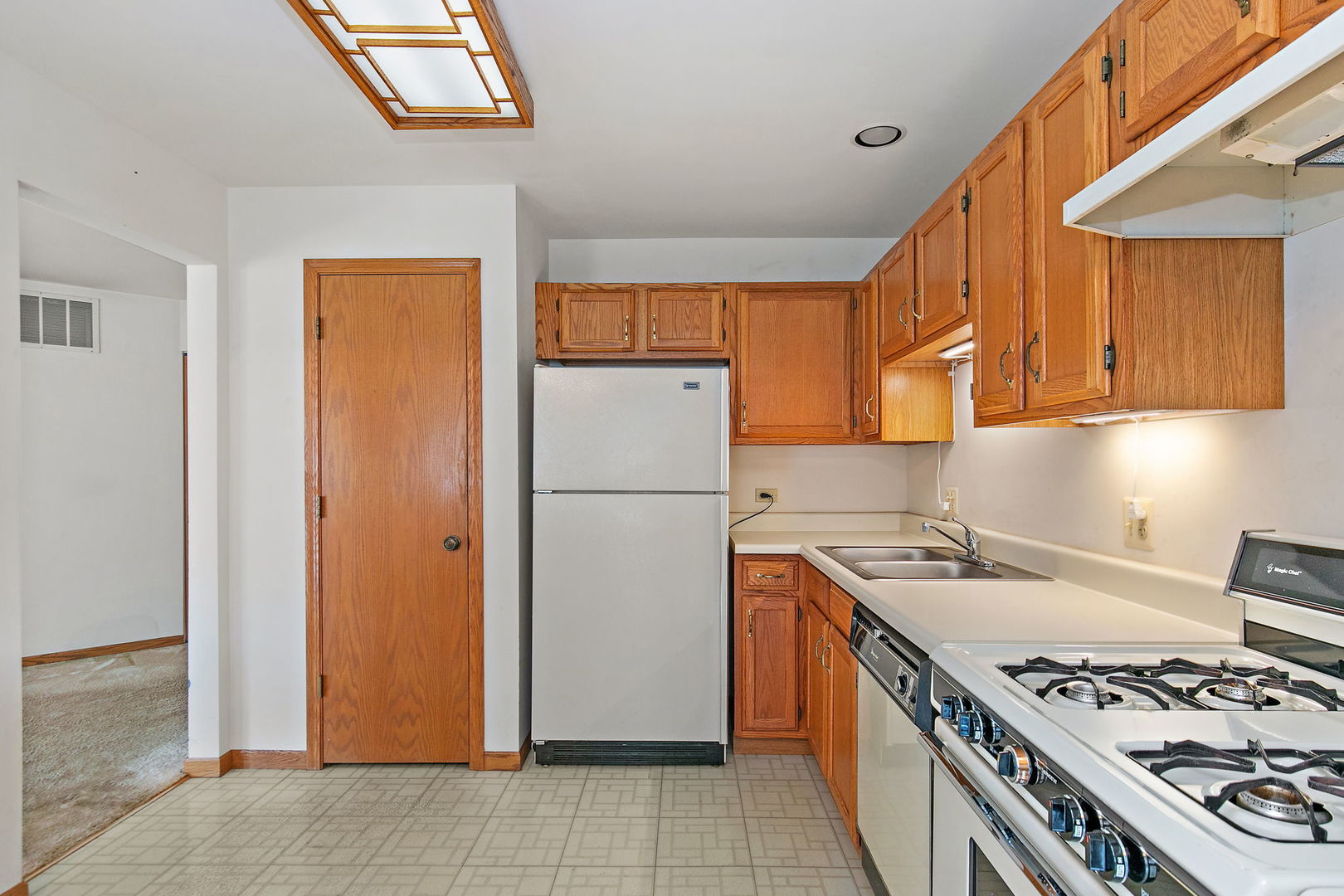2403 Mallow Court #Z1, Schaumburg, IL 60194
