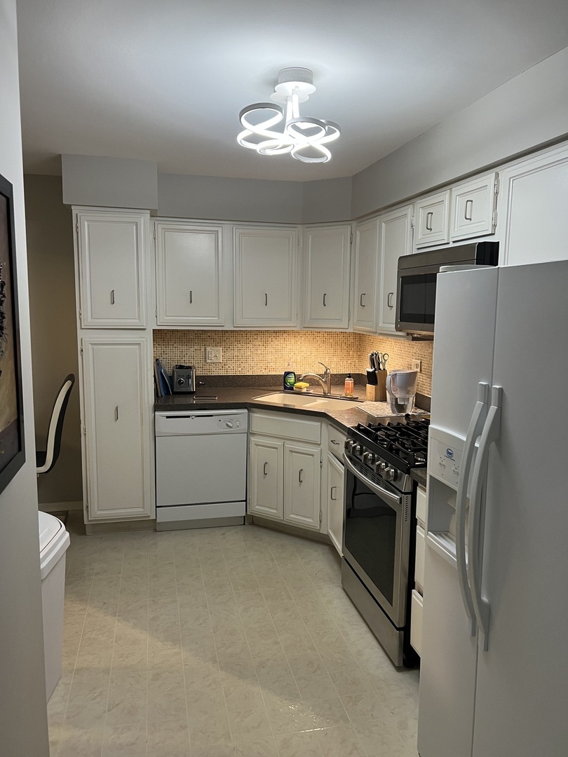 200 LAKE Boulevard #457, Buffalo Grove, IL 60089