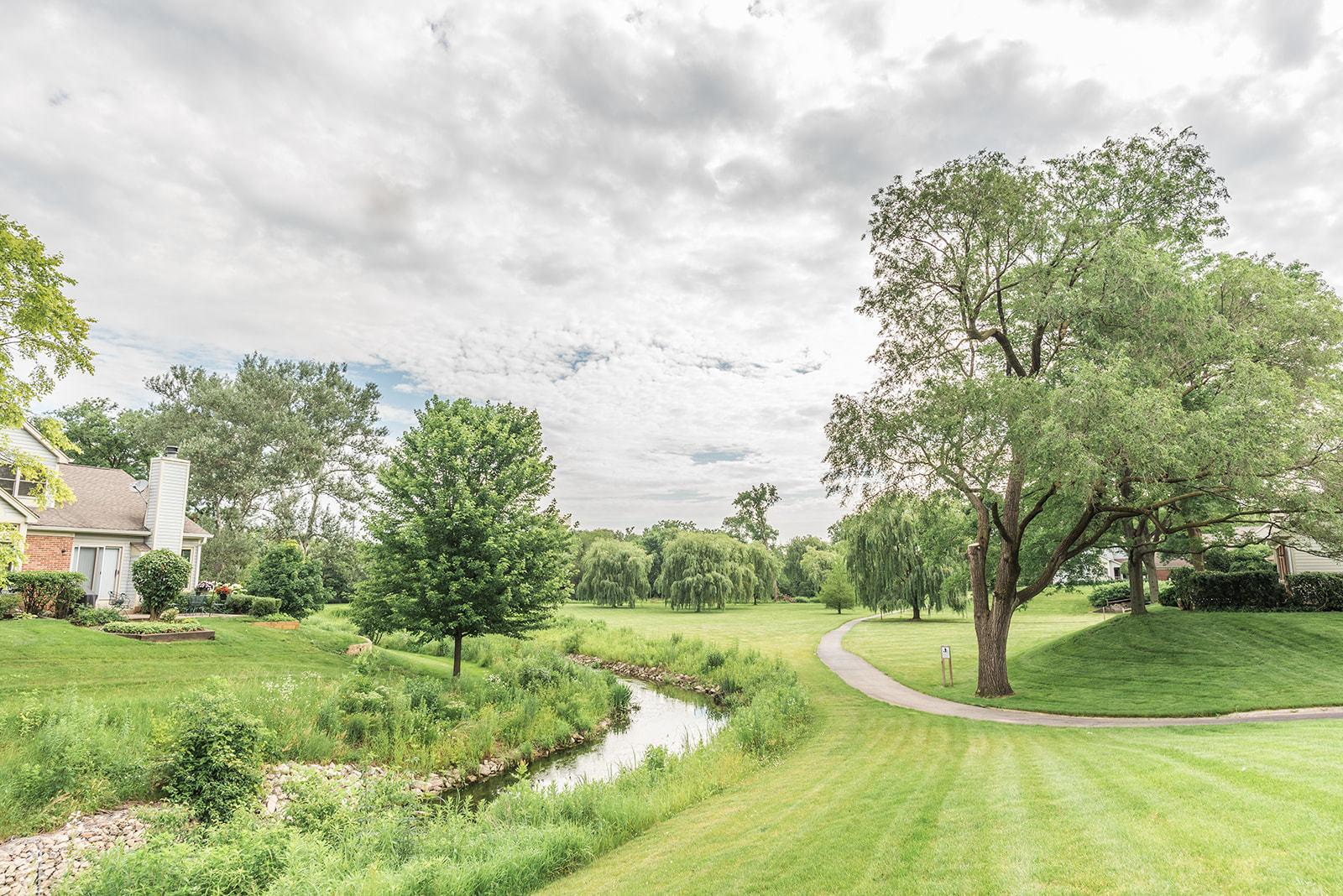 1606 Brittany Court #B1, Wheeling, IL 60090