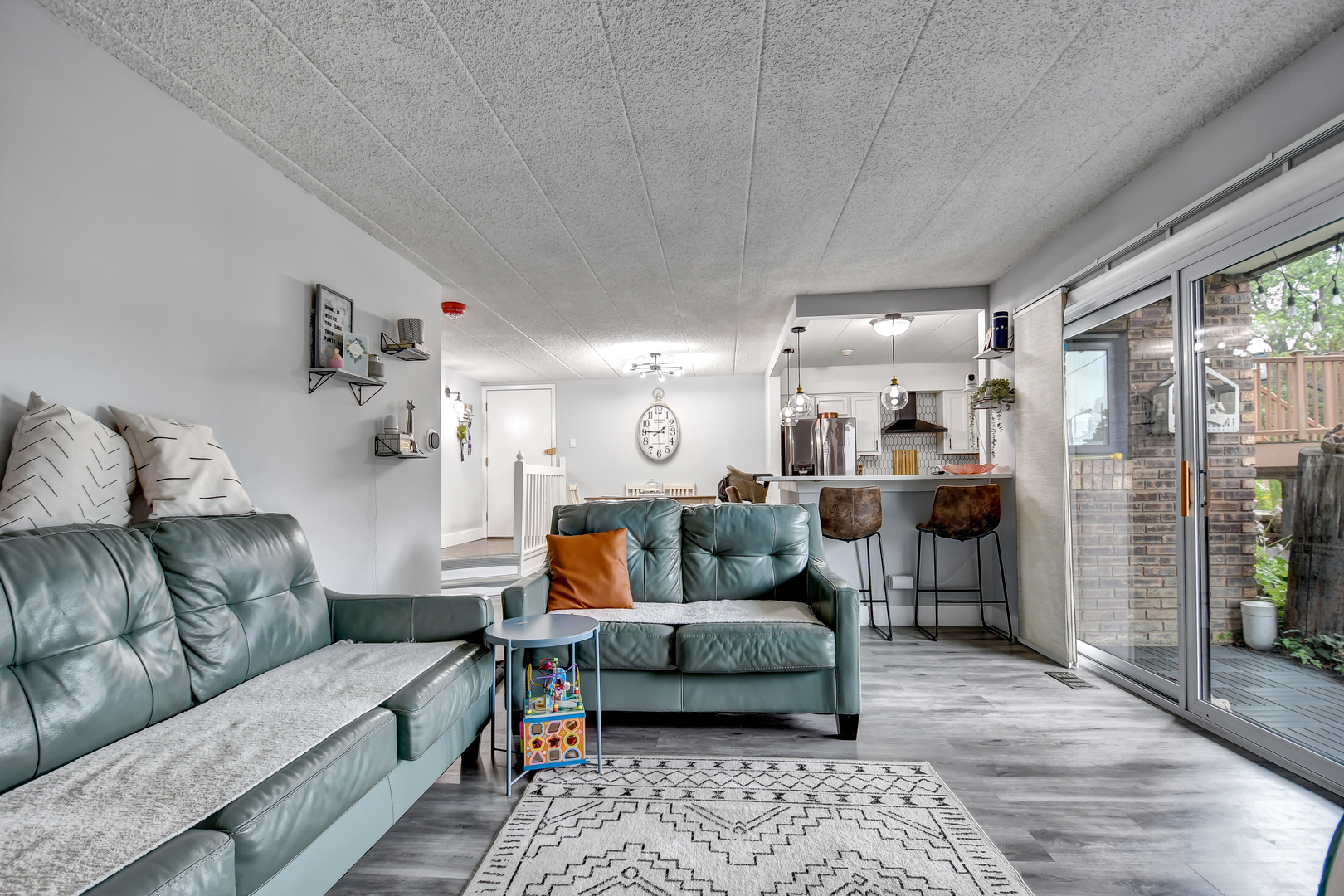 47 Pier Drive #101, Westmont, IL 60559