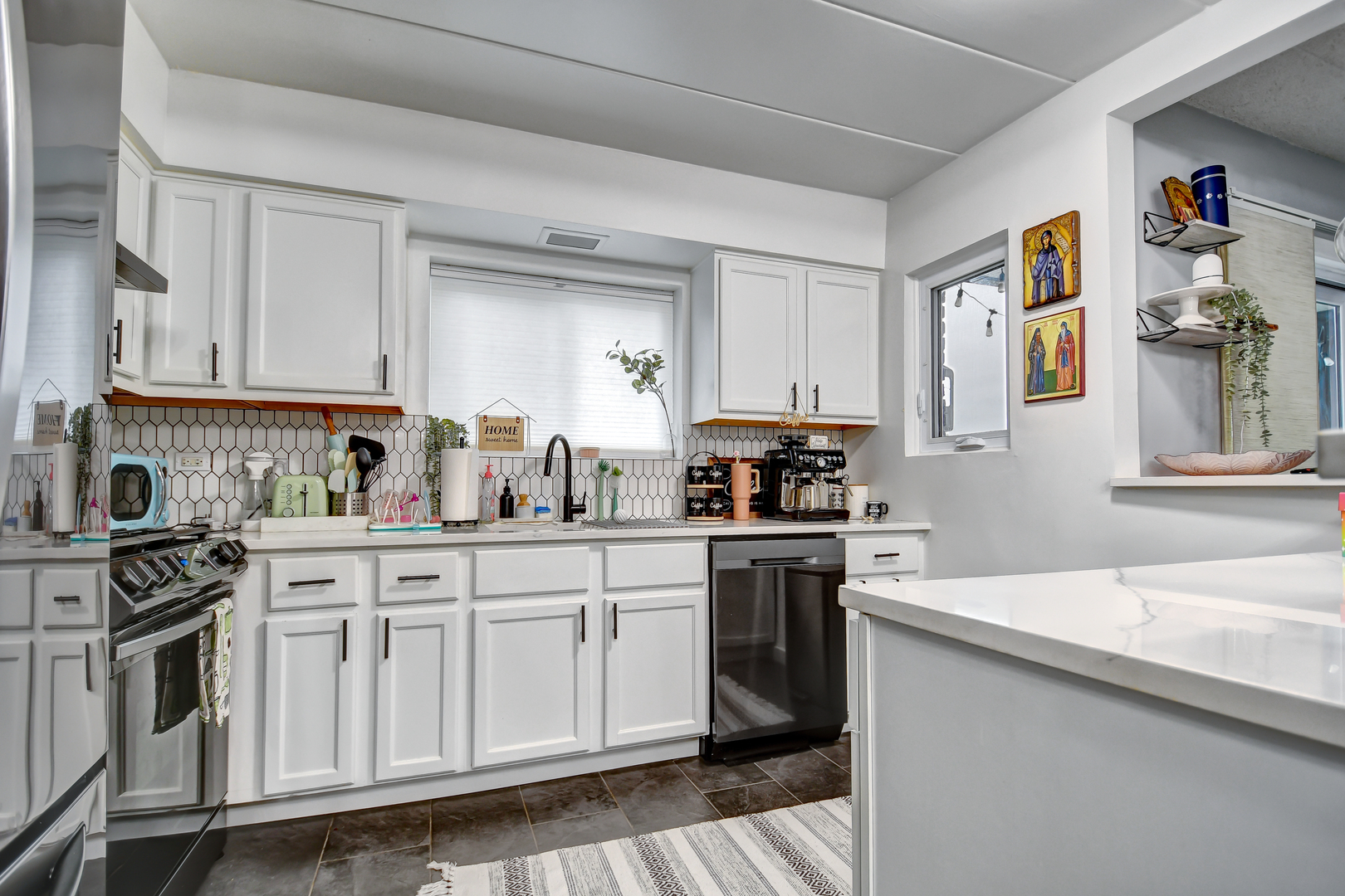 47 Pier Drive #101, Westmont, IL 60559
