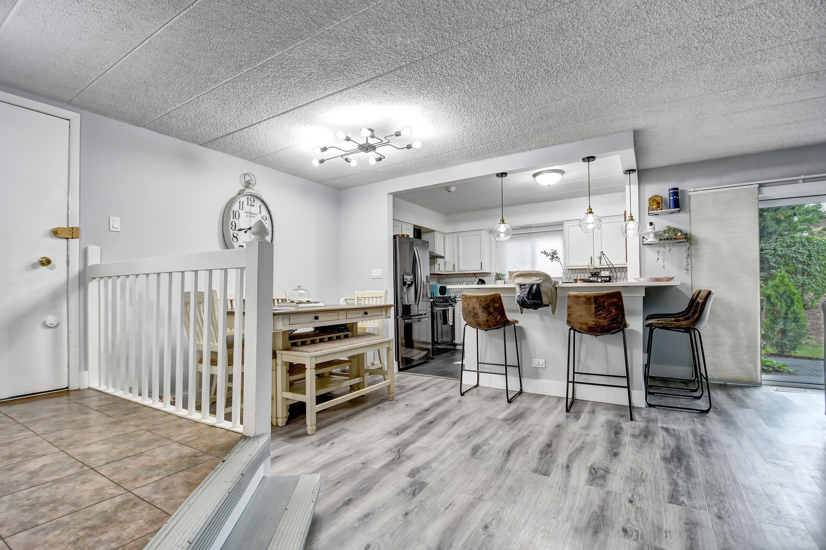 47 Pier Drive #101, Westmont, IL 60559