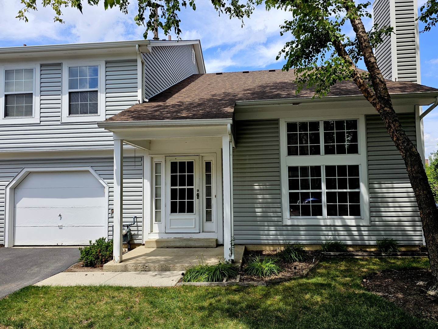 164 Hazelnut Drive #164, Streamwood, IL 60107