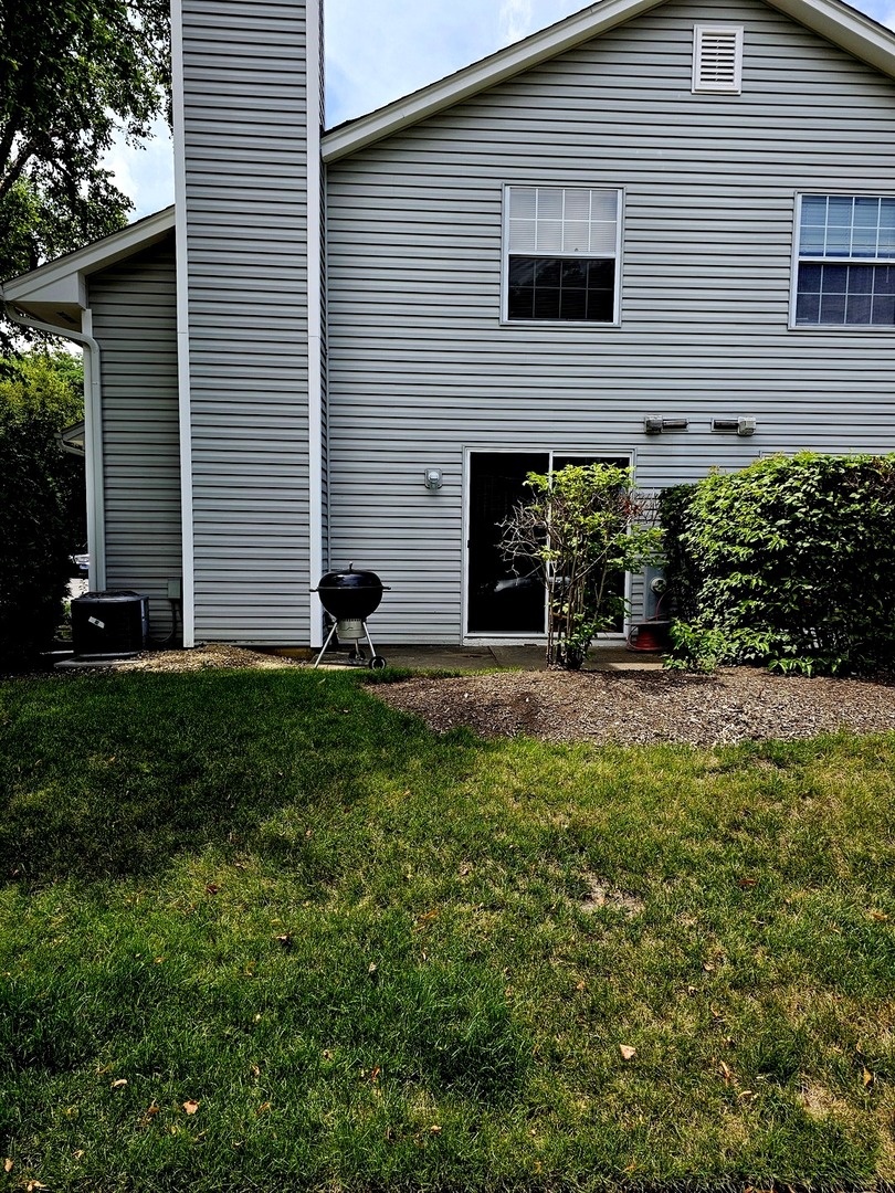 164 Hazelnut Drive #164, Streamwood, IL 60107