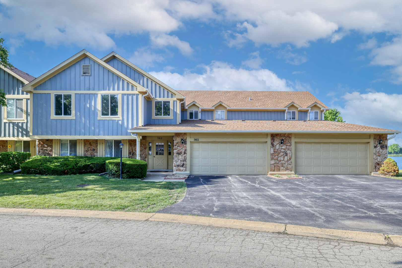 362 Springlake Lane #C, Aurora, IL 60504