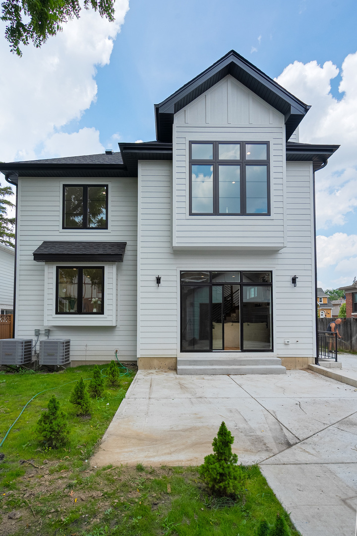 1705 S Prospect Avenue, Park Ridge, IL 60068