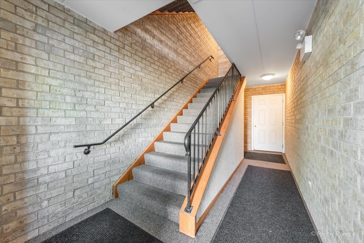 6850 RIDGE POINT Drive #2C, Oak Forest, IL 60452