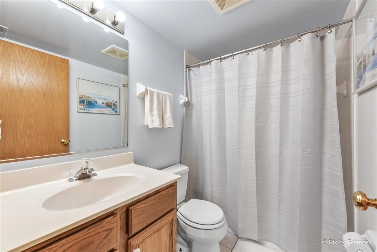 6850 RIDGE POINT Drive #2C, Oak Forest, IL 60452