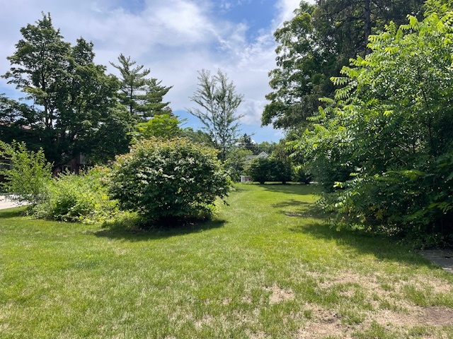 212 W Maple Avenue, Libertyville, IL 60048