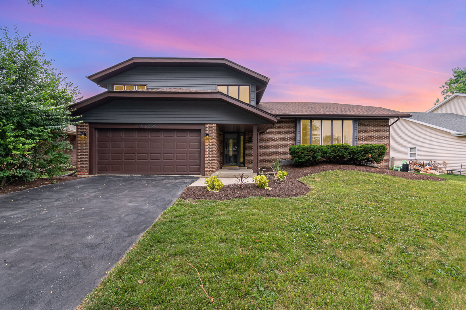 5728 Antler Lane, Westmont, IL 60559