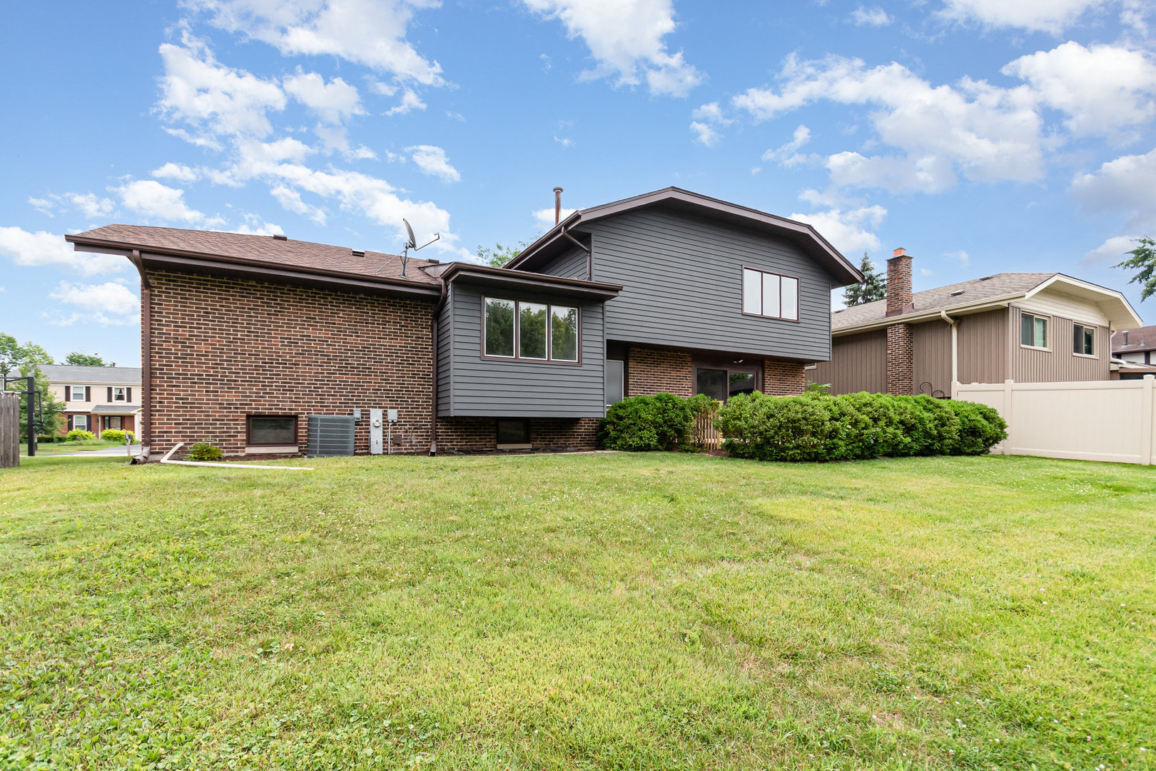 5728 Antler Lane, Westmont, IL 60559