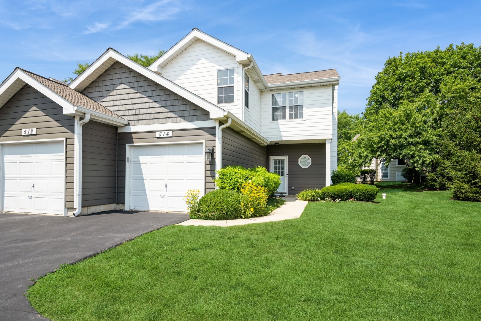 514 Woodhaven Drive, Mundelein, IL 60060