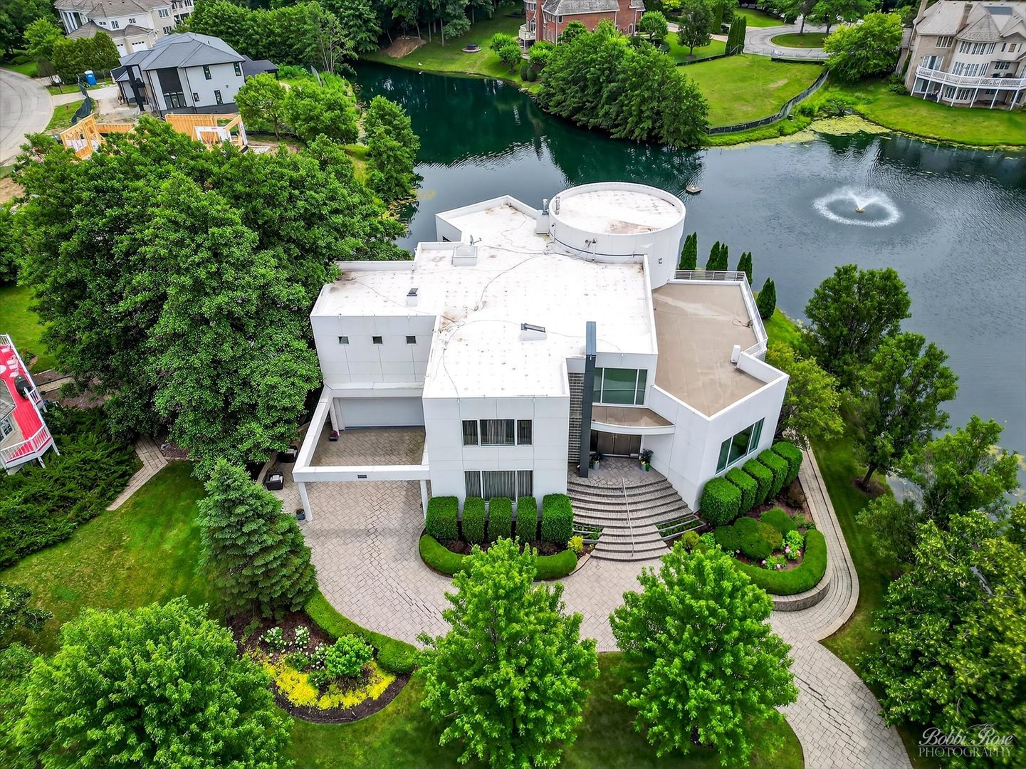 9233 Falling Waters Drive, Burr Ridge, IL 60527