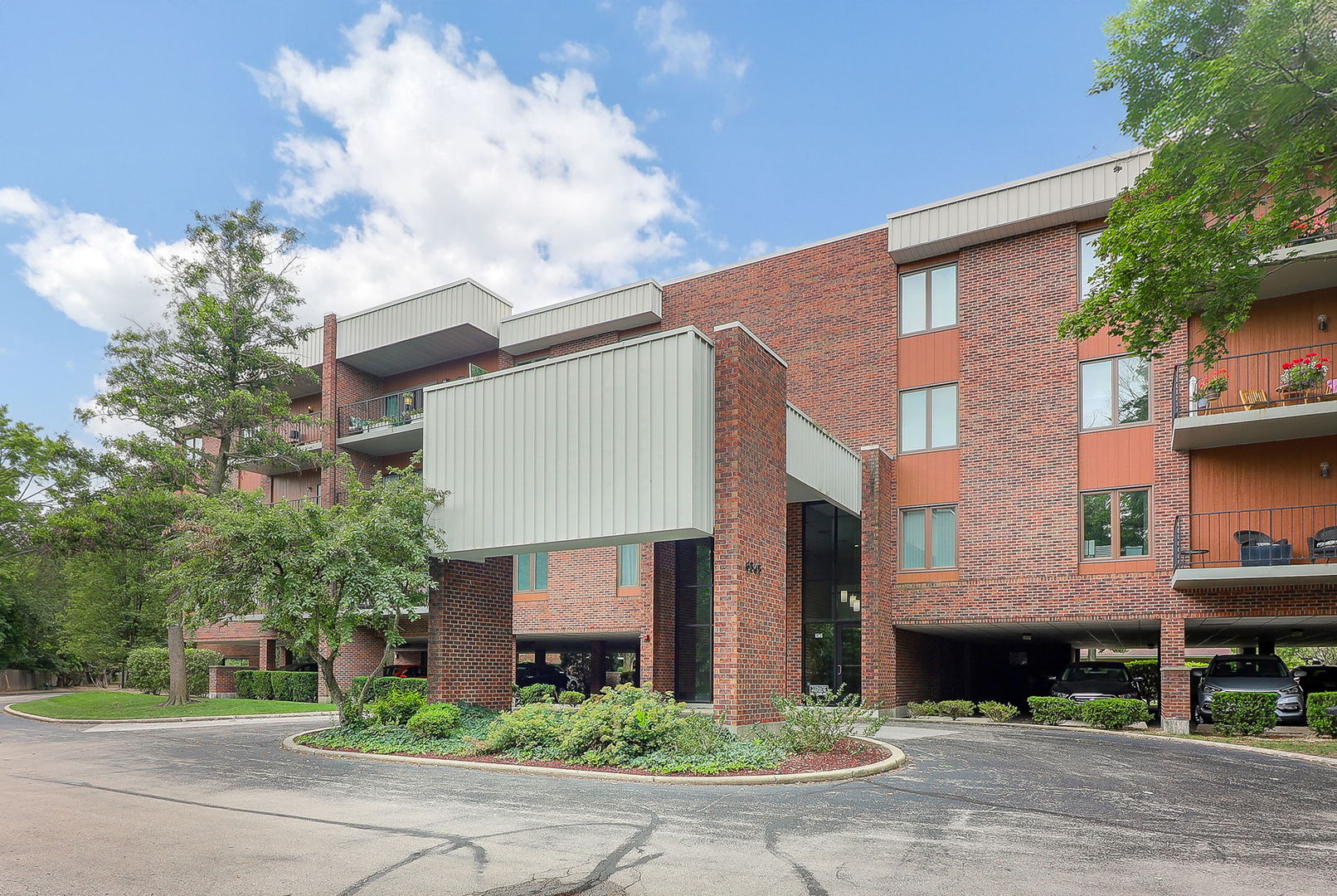 6545 Main Street #308, Downers Grove, IL 60516