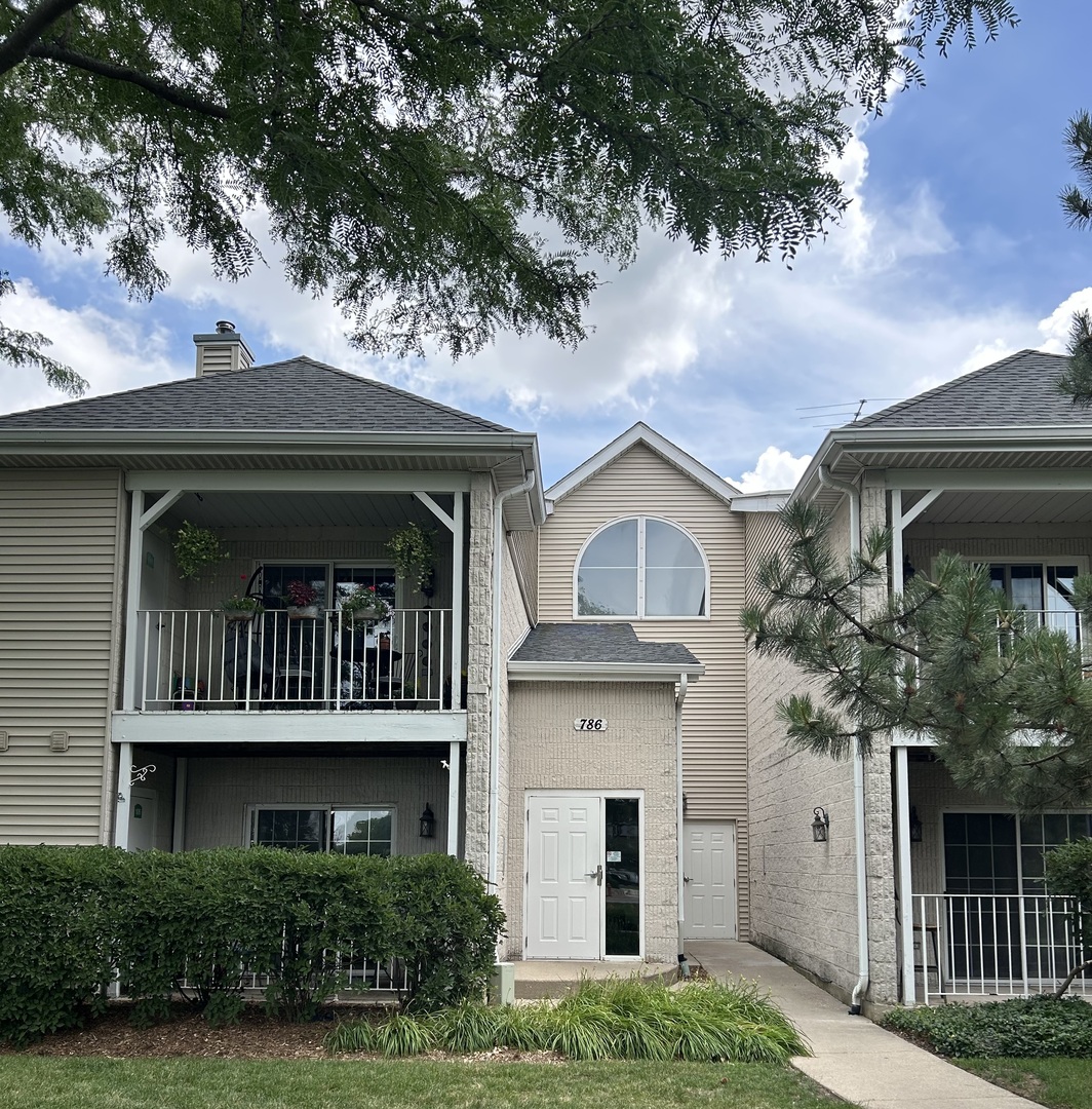 786 N Gary Avenue #106, Carol Stream, IL 60188