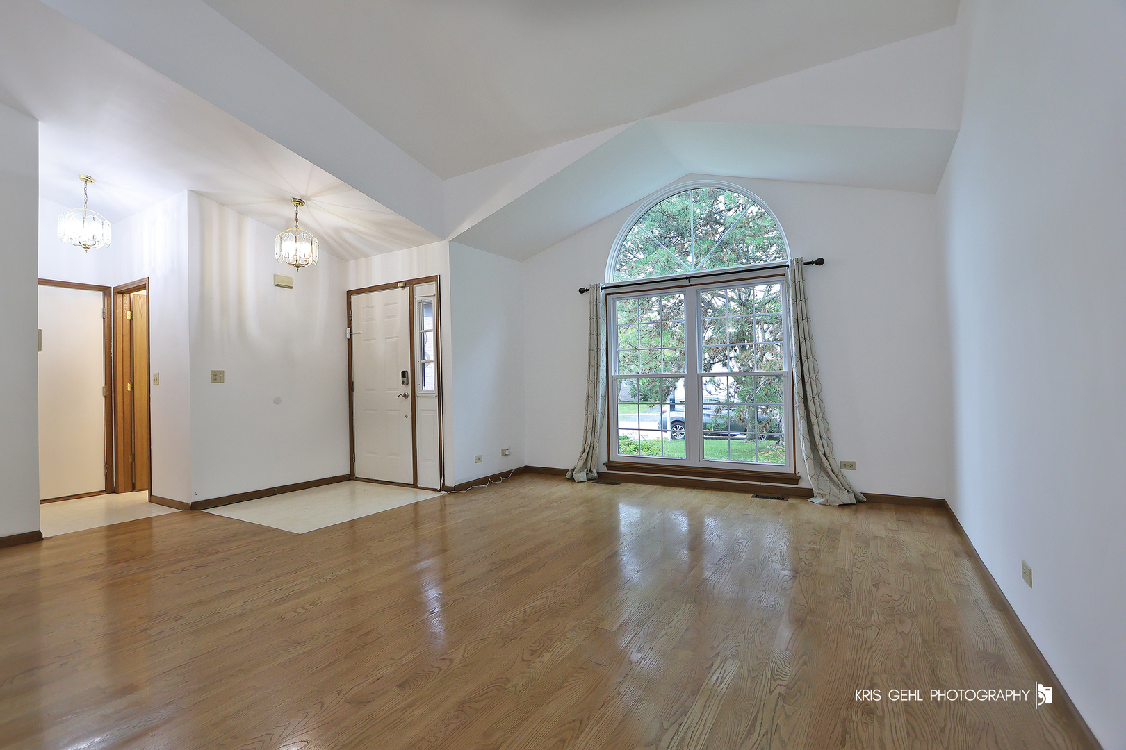 6109 Golfview Drive, Gurnee, IL 60031
