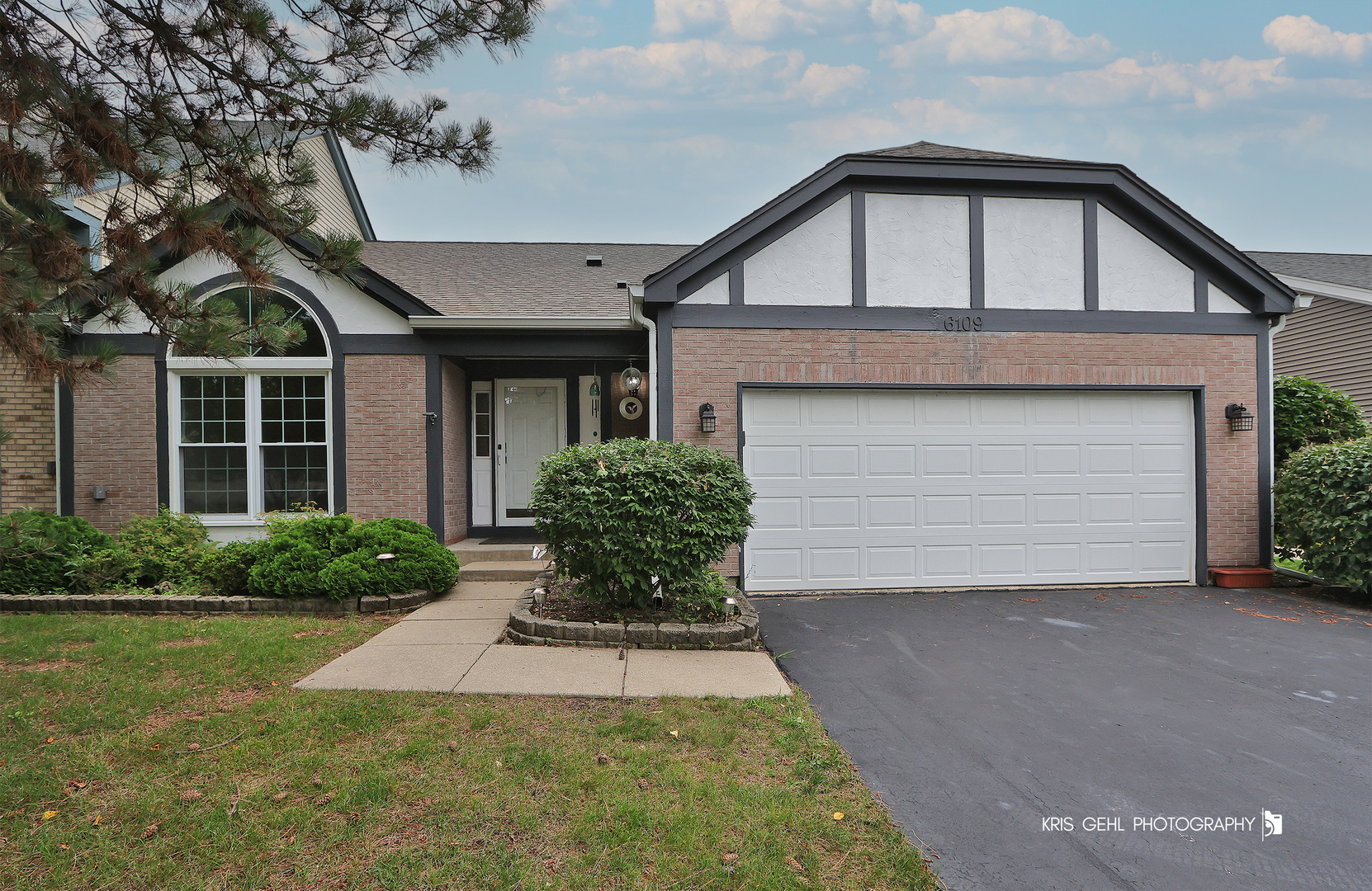 6109 Golfview Drive, Gurnee, IL 60031