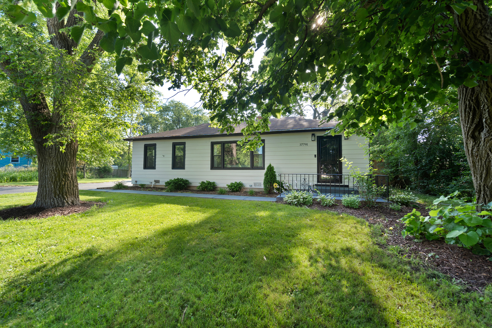37791 N De Woody Road, Beach Park, IL 60087