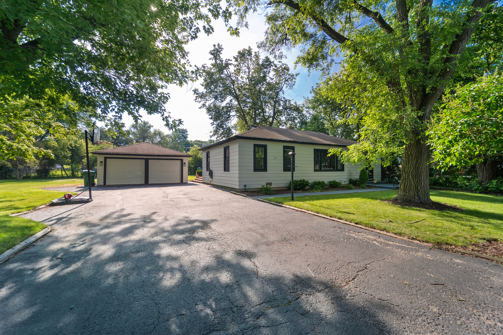 37791 N De Woody Road, Beach Park, IL 60087