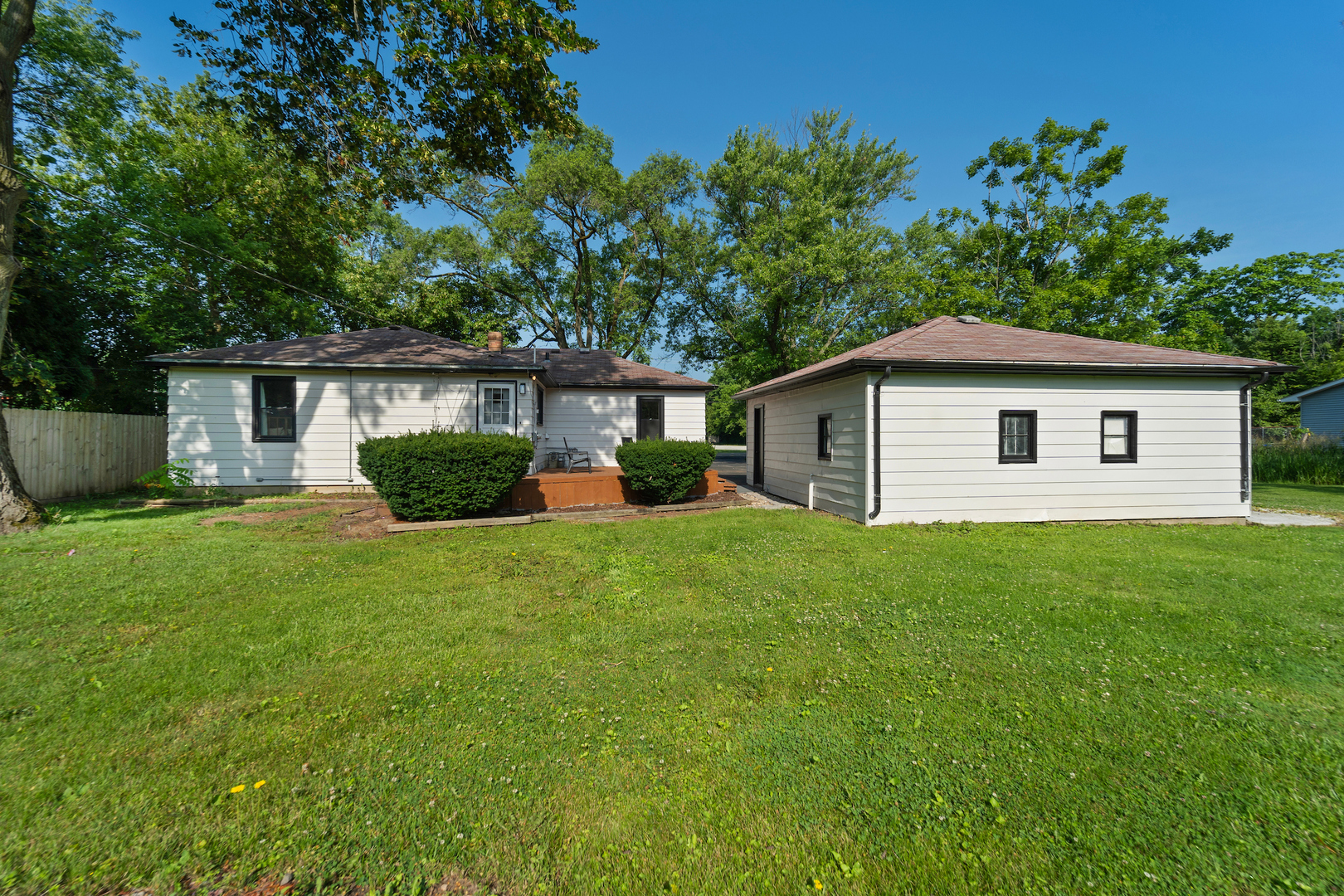 37791 N De Woody Road, Beach Park, IL 60087