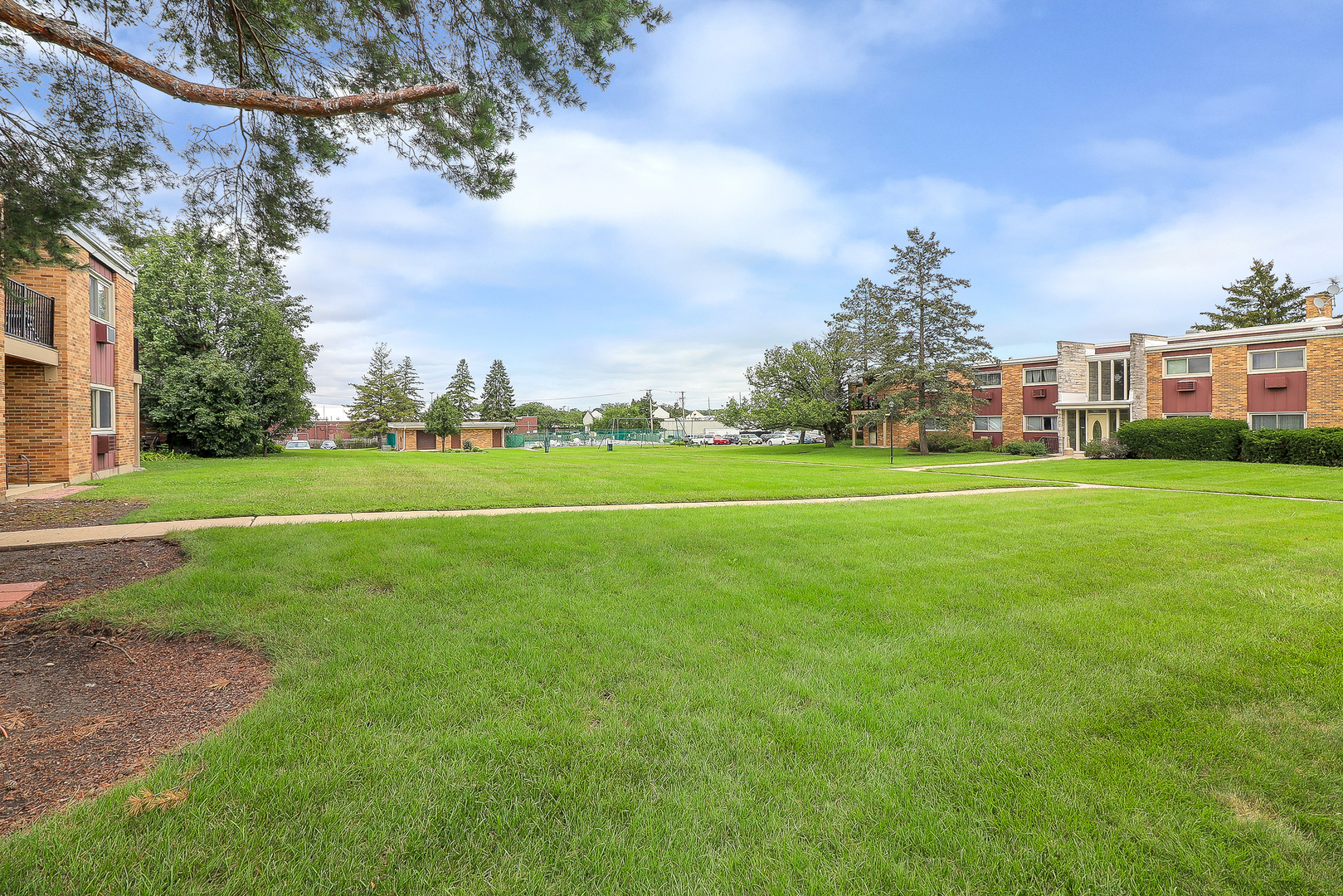 1313B S Rebecca Road #106, Lombard, IL 60148